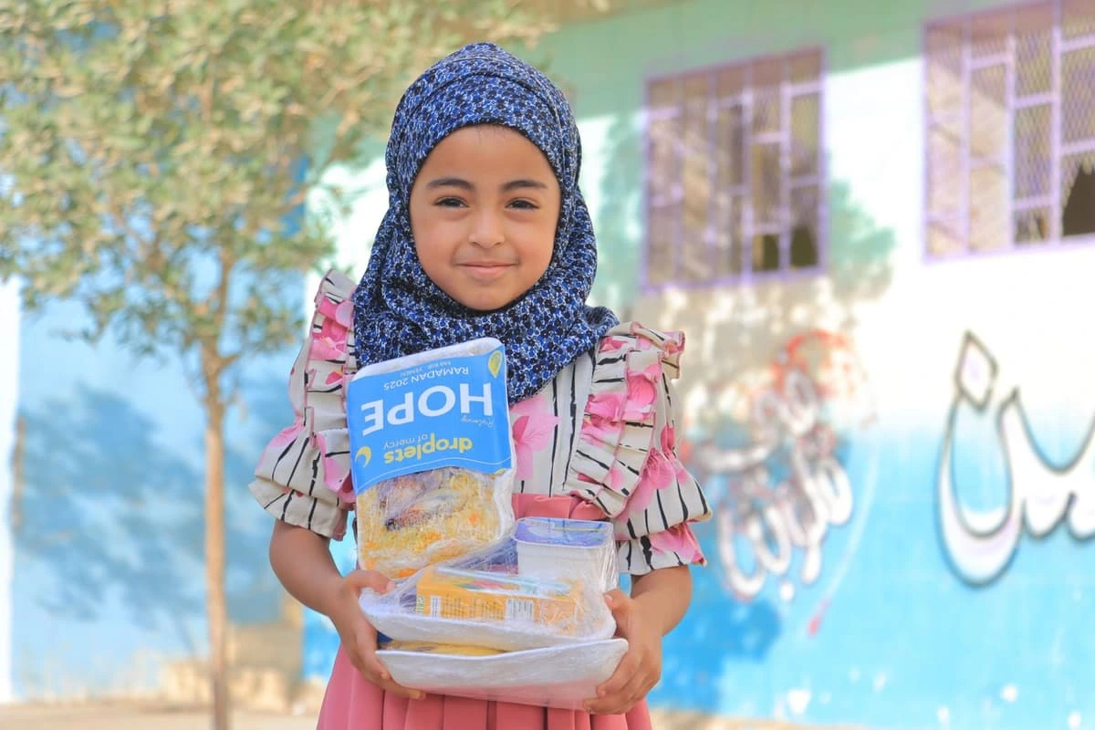 Droplets of Mercy delivering food packages to families in Yemen
